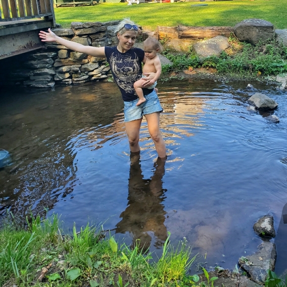 Meet your Posher, Sarah - Picture 3 of 4